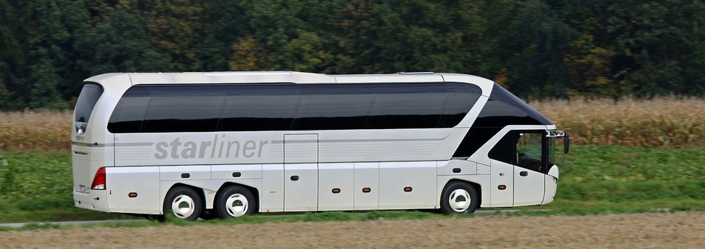 Туристический автобус VIP класса -  автобус Neoplan Starliner P11.